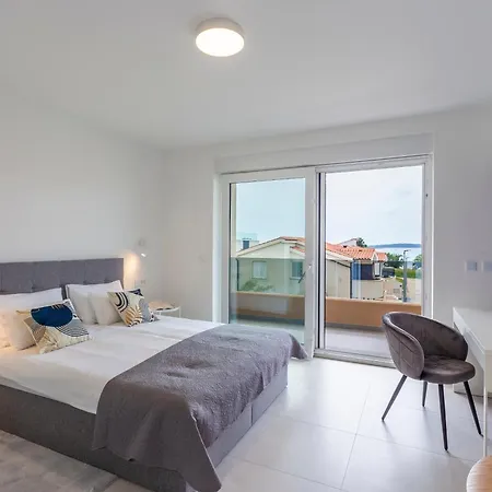 Luxury Near The דירה מדולין