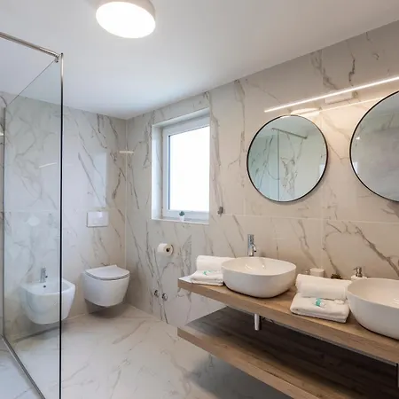 Osvit Apartment *
